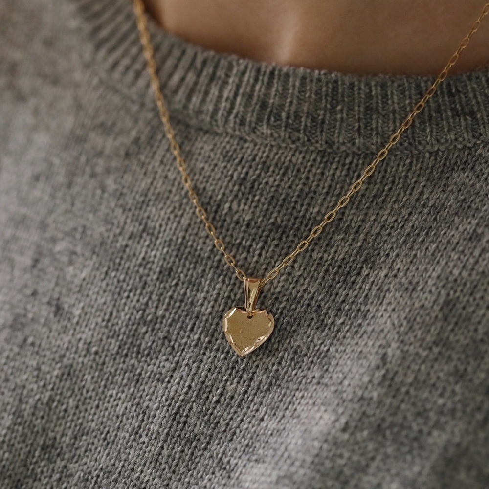 Dainty Heart Necklace | 18k Gold Filled - Picture 3 of 12